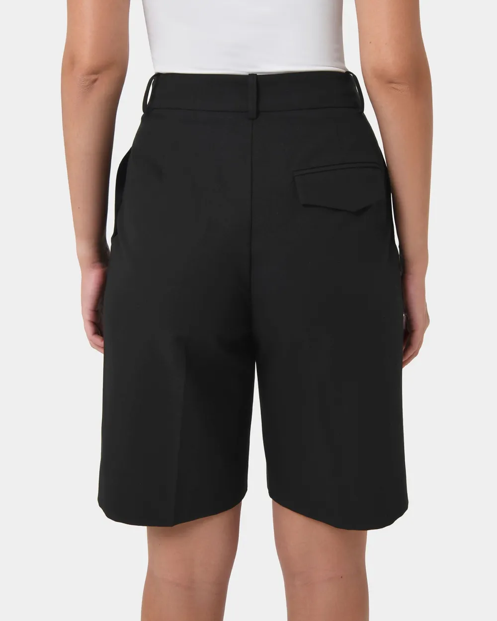 Tailored Mid-rise Bermuda Short