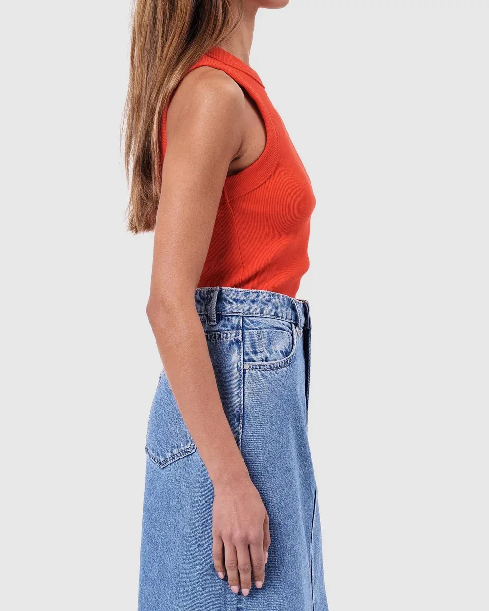 Plain white round neck striped vest