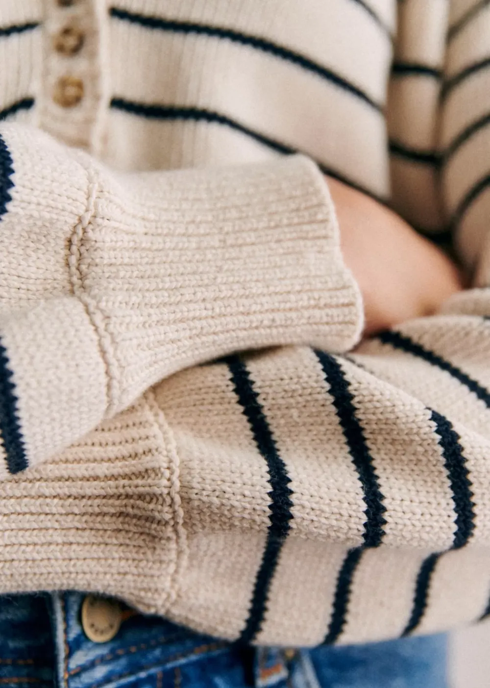 V-Neck Long Sleeve Knitwear