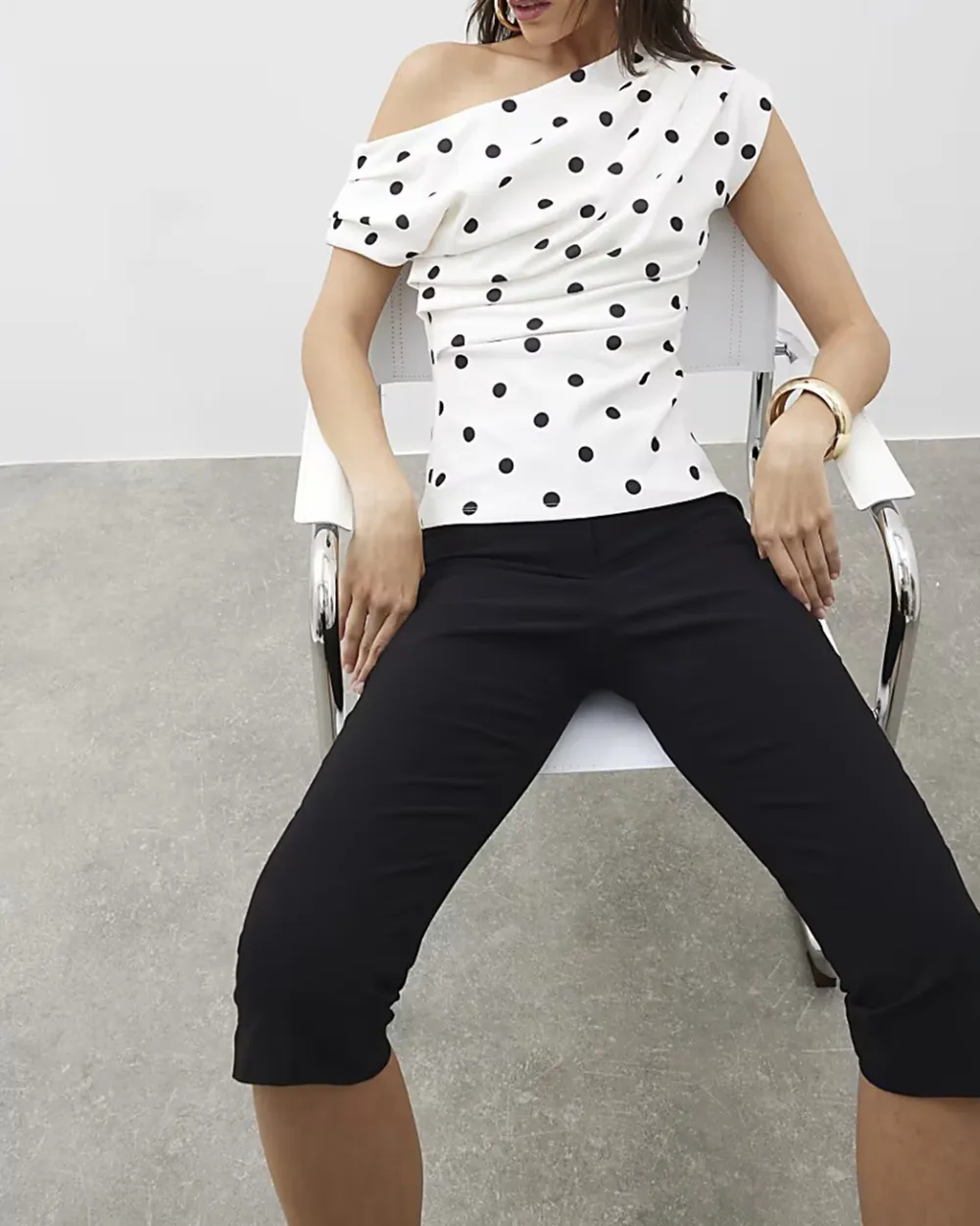 Fashion Design Off-Shoulder Short Sleeves T-Shirts