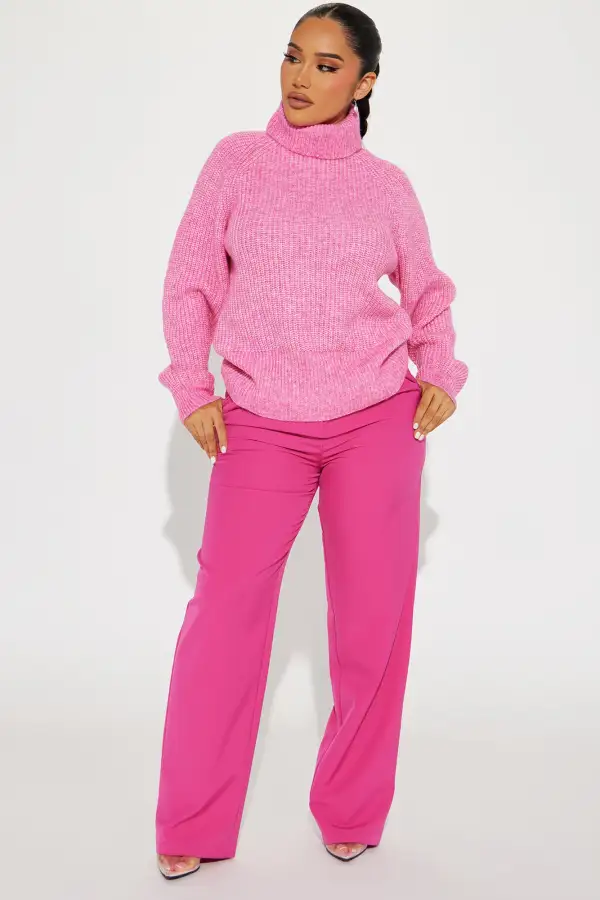 Clover Turtleneck Sweater - Pink
