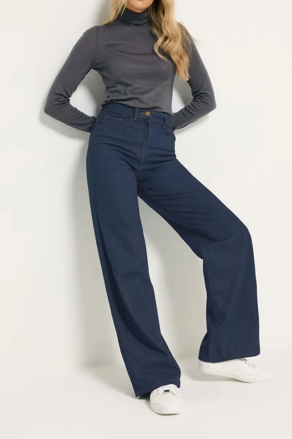 Classic High Rise Jeans with Side Pockets