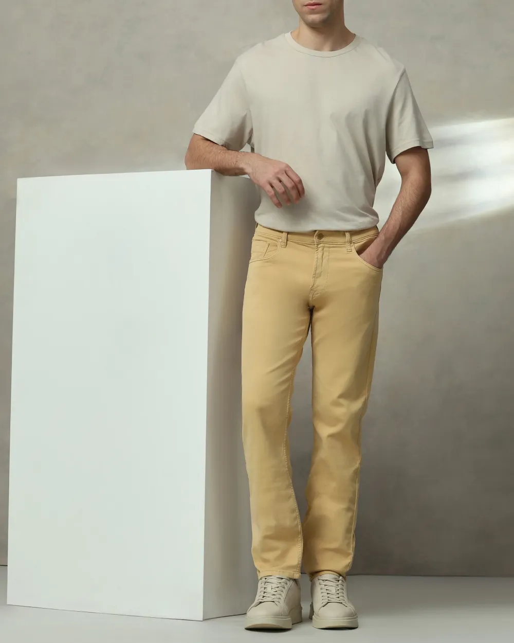 Classic Versatile And Comfortable Straight Light Khaki Jeans