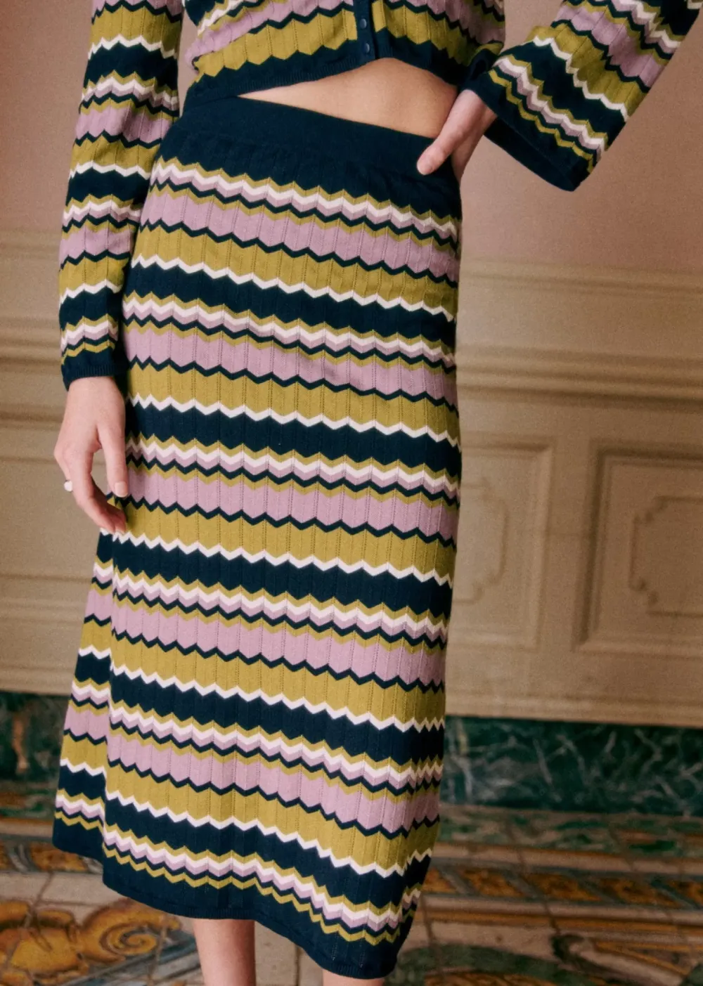 Striped V -Neck Long Sleeve Knit