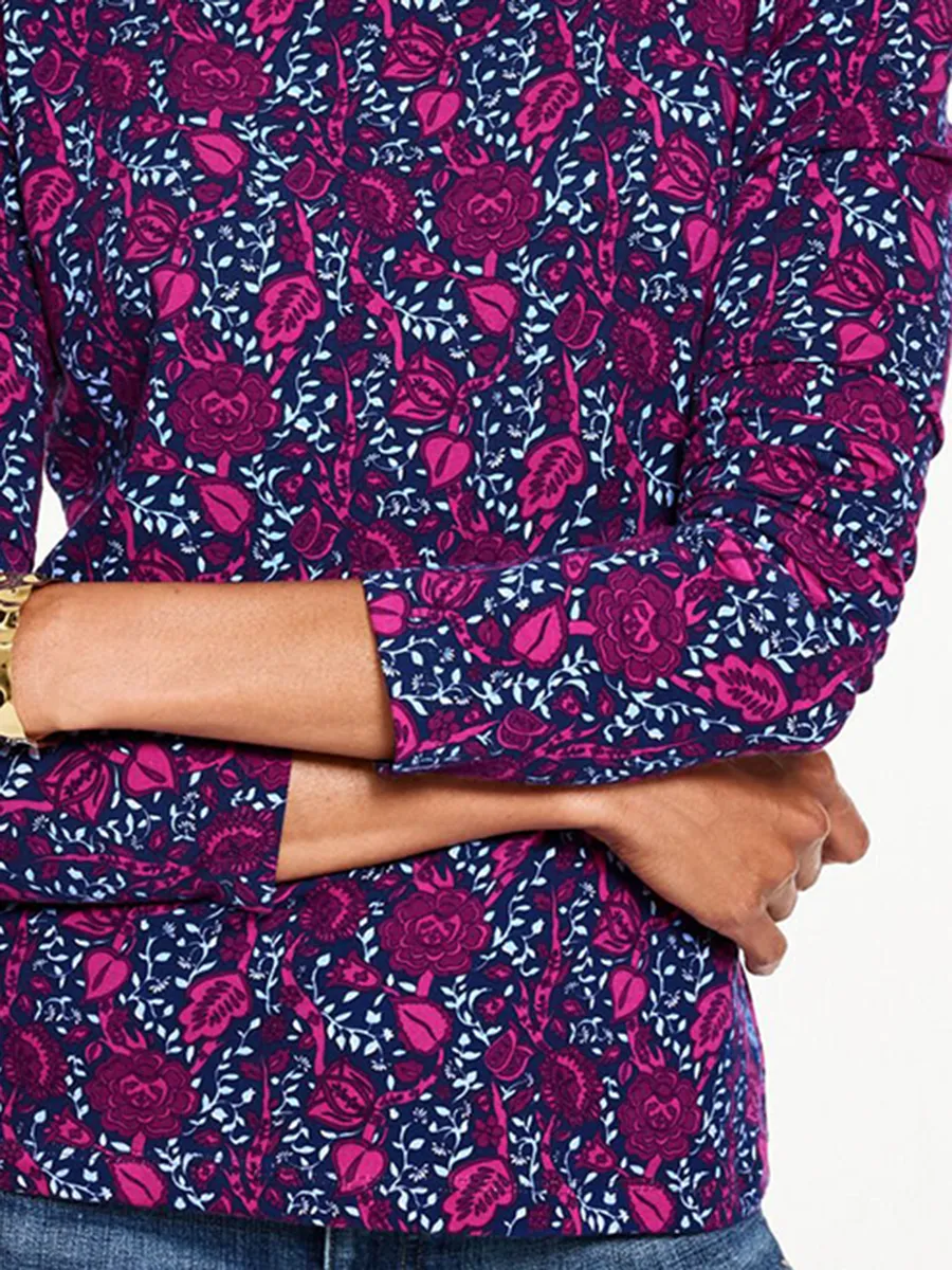 Lady'S Stylish Round Neck T-Shirt With Elaborate Floral And Leaf Patterns