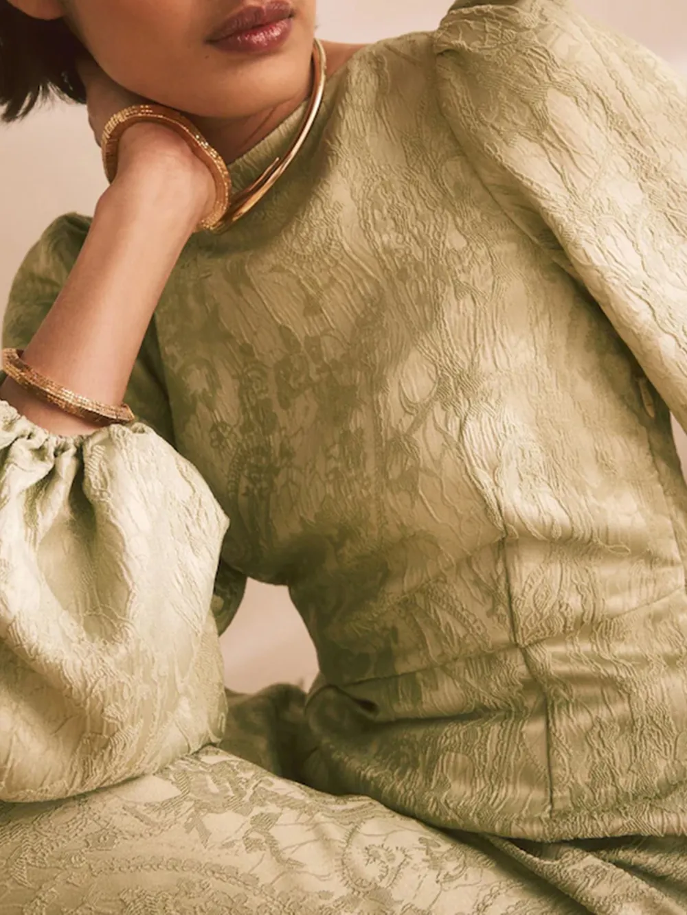 Retro Elegant Lace Pattern Puff Sleeve Dress