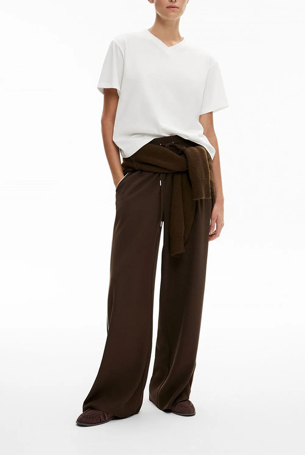 Ladies' V-Neck T-Shirt With Straight Shoulders