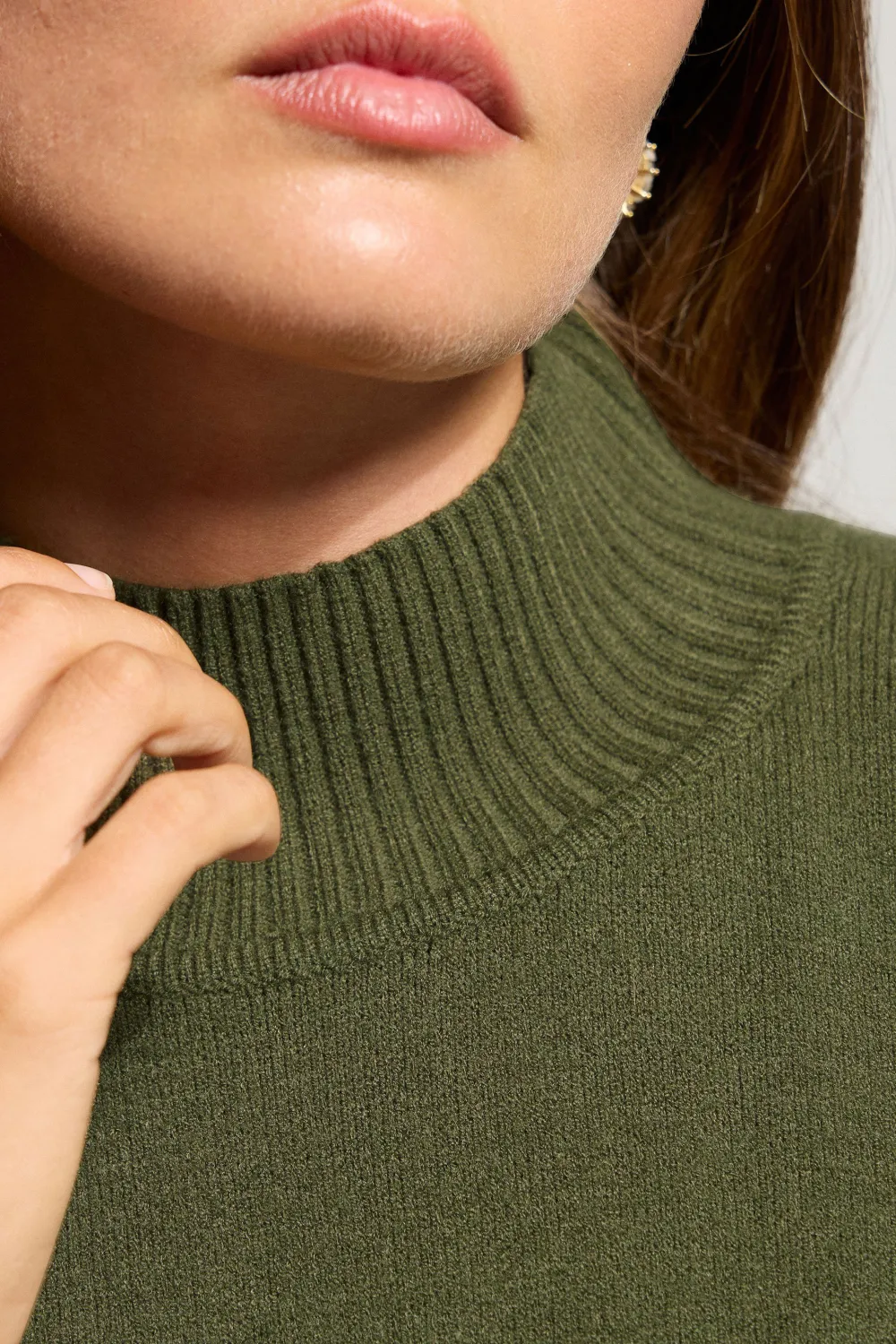 Ribbed Mouth Loose Sweater