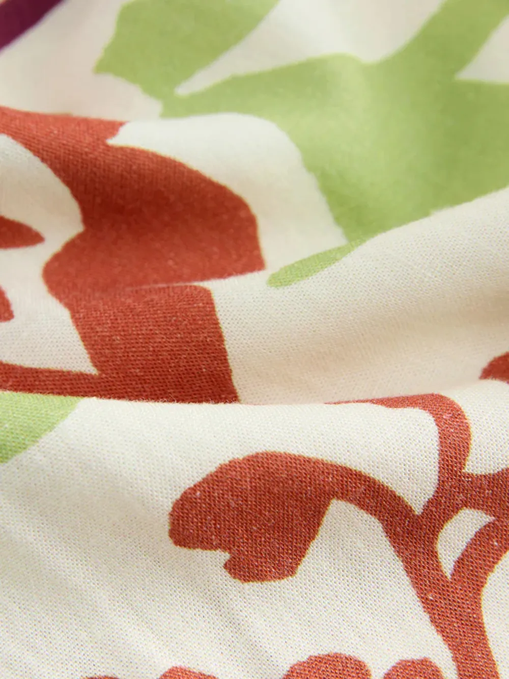 Artistic Printed Wide-Leg Pants Paired With Linen