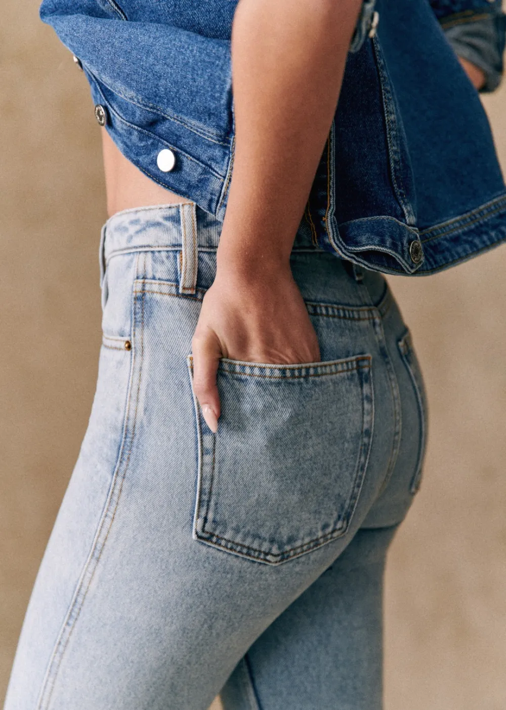 Multi-Pocket Mid Waist Jeans