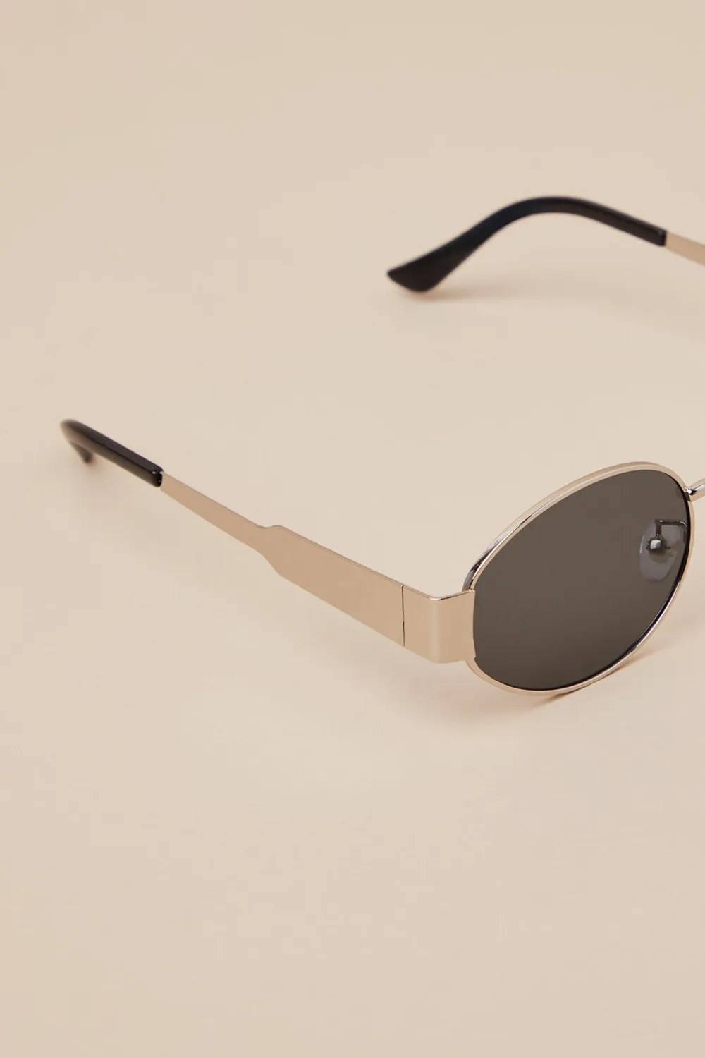 Fashion Shiny Silver And Black Oval Versatile Sunglasses