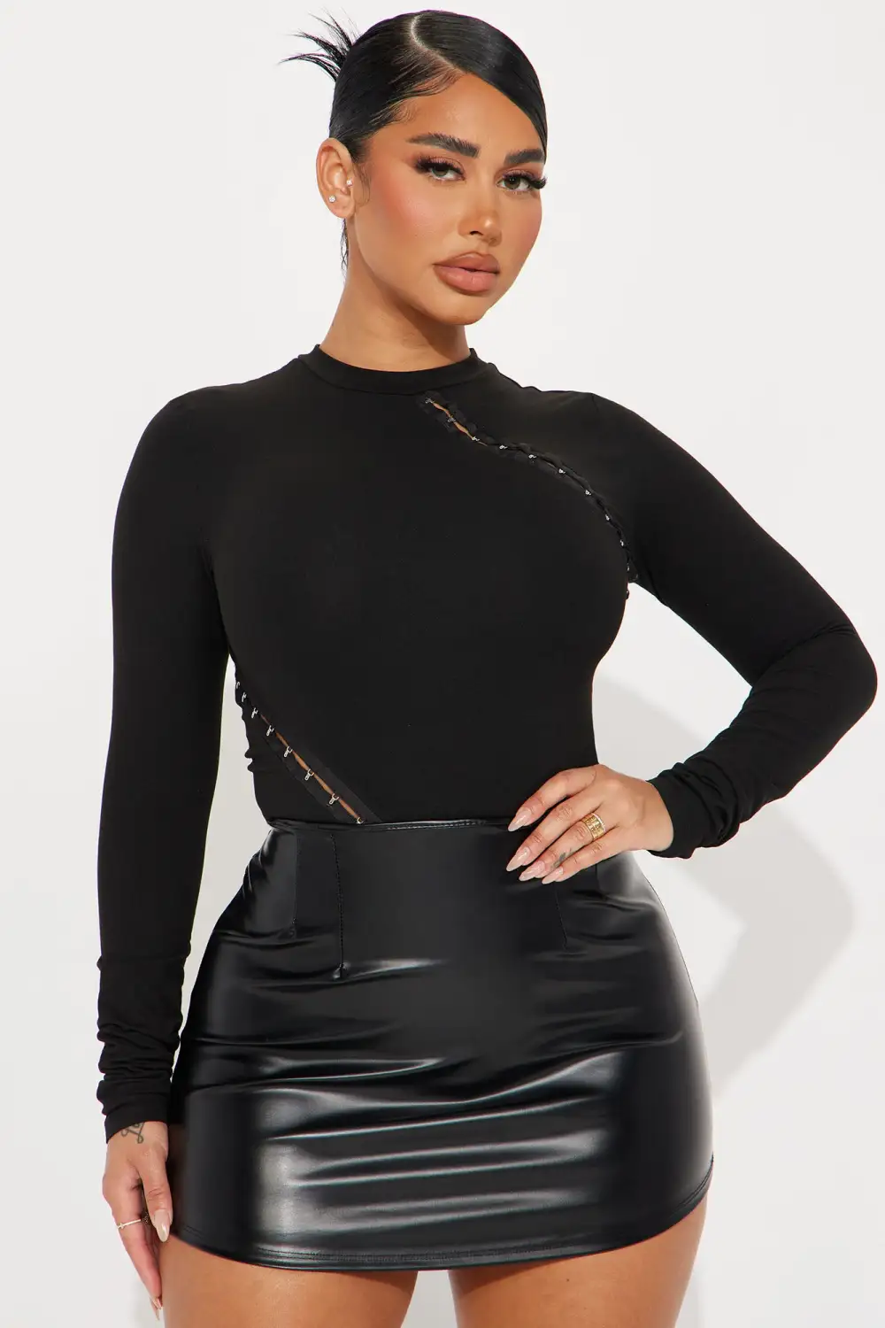 Got You Hooked Long Sleeve Bodysuit - Black
