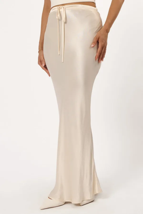 COZY MIDI LACE SKIRT