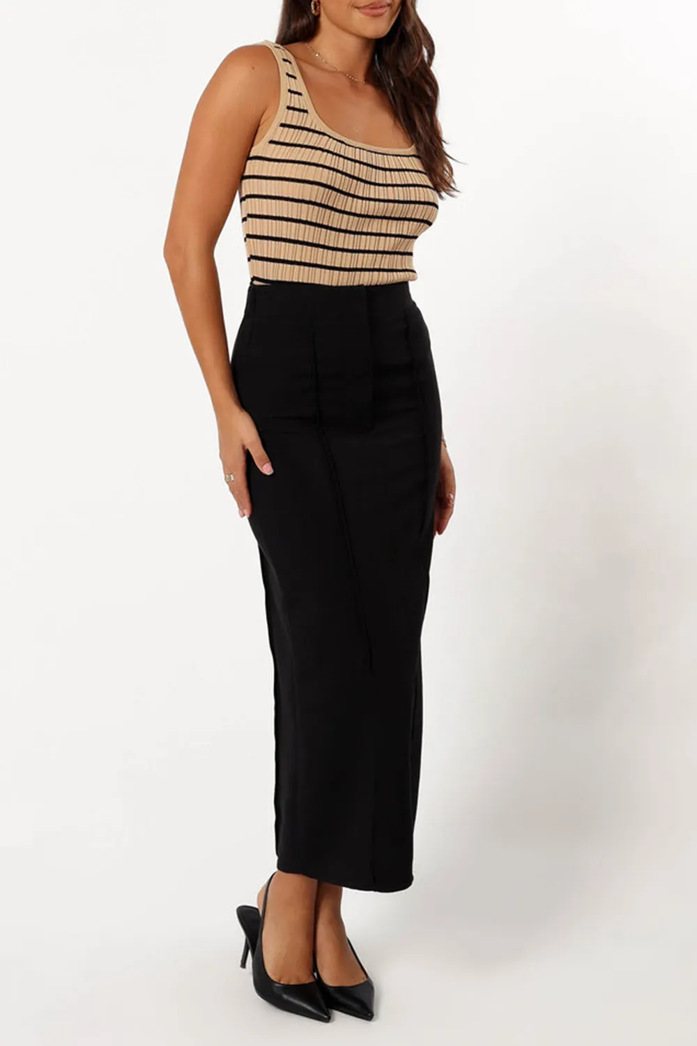 BLACK AND WHITE HIP SKIRT