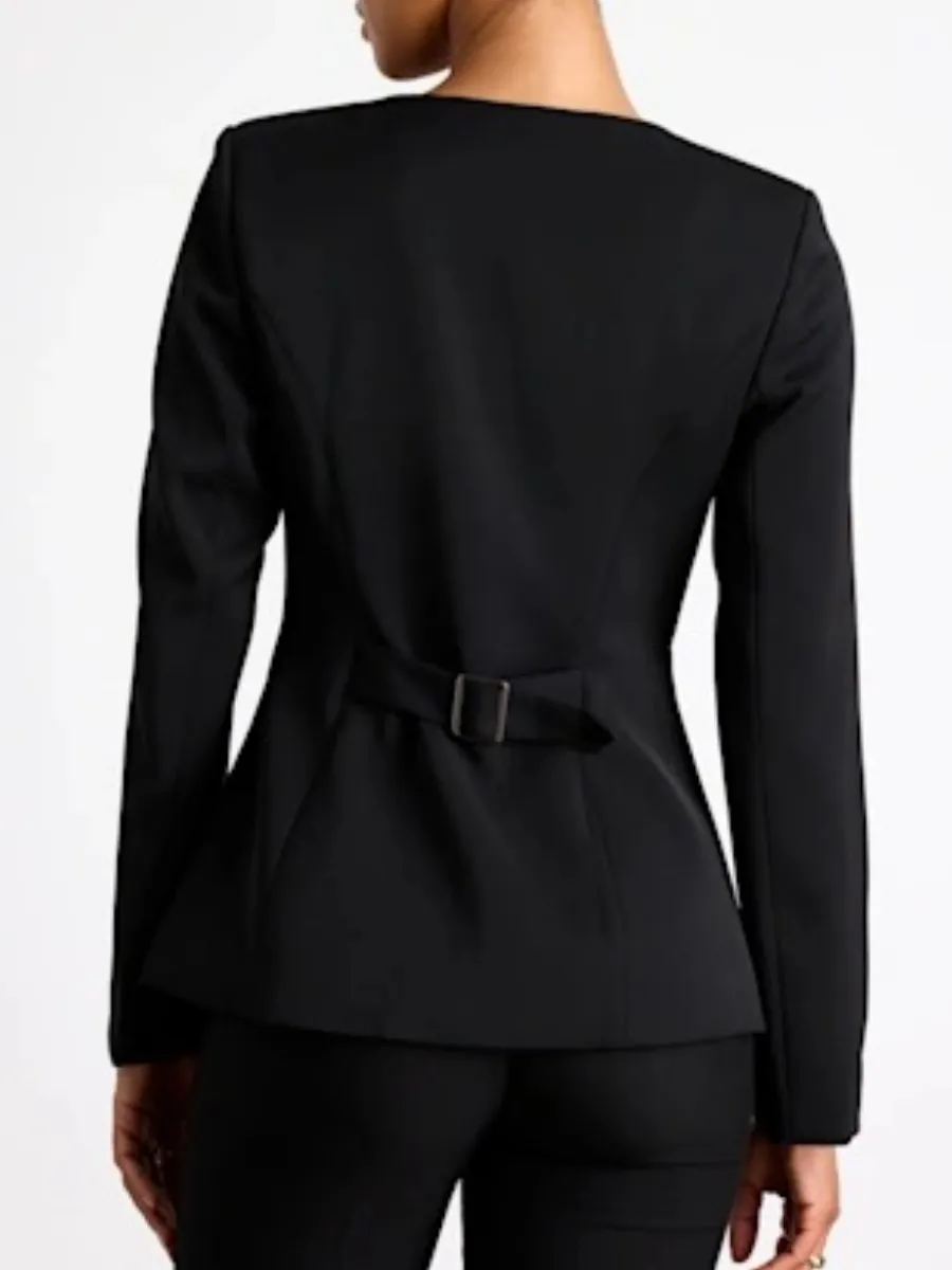 Round Neck Buttoned Blazer