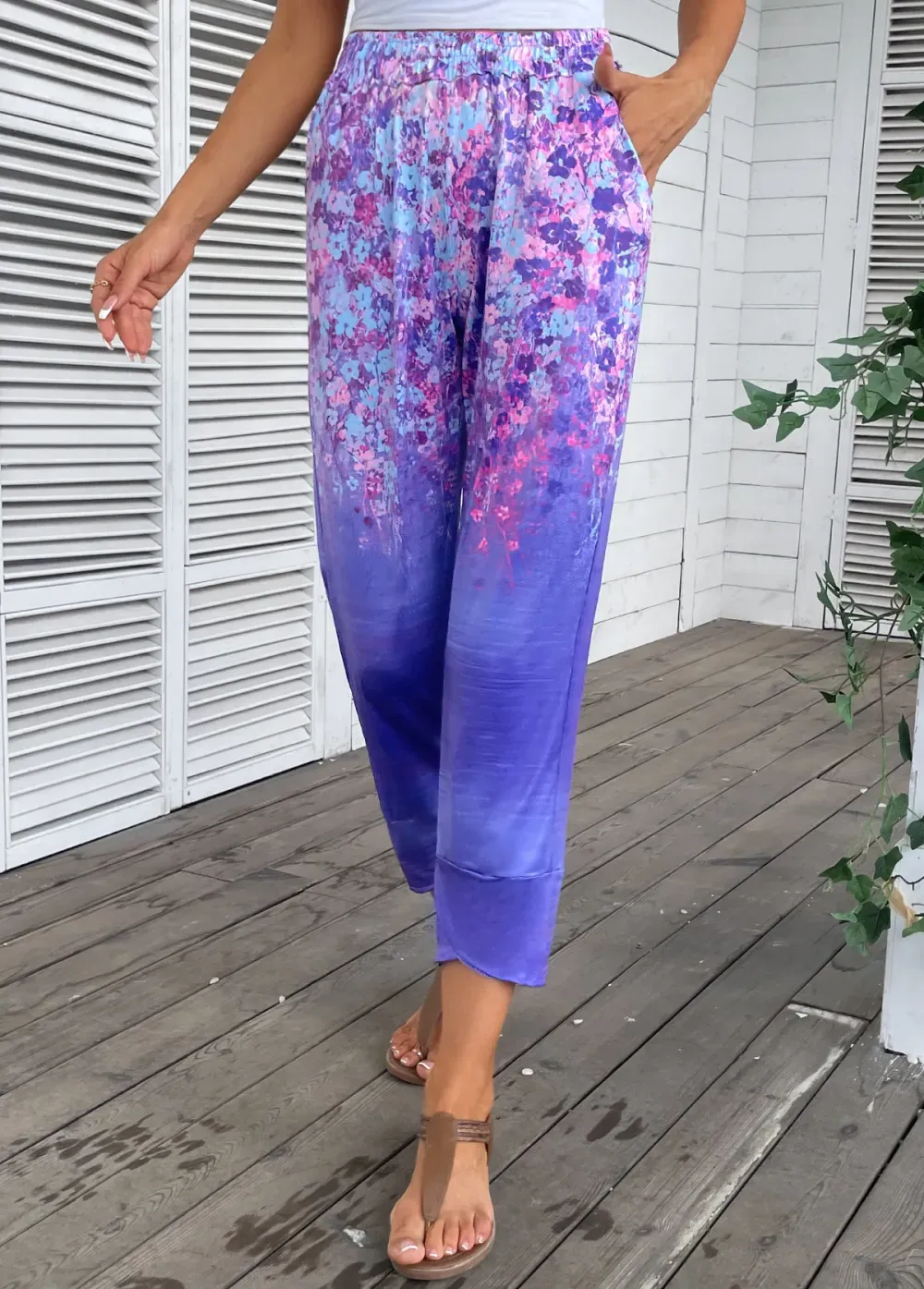 Multi Color Pocket Ditsy Floral Print Jogger Pants