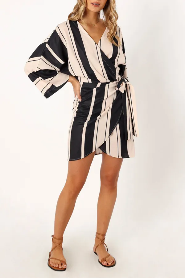 BLACK CREAM WRAP MINI DRESS