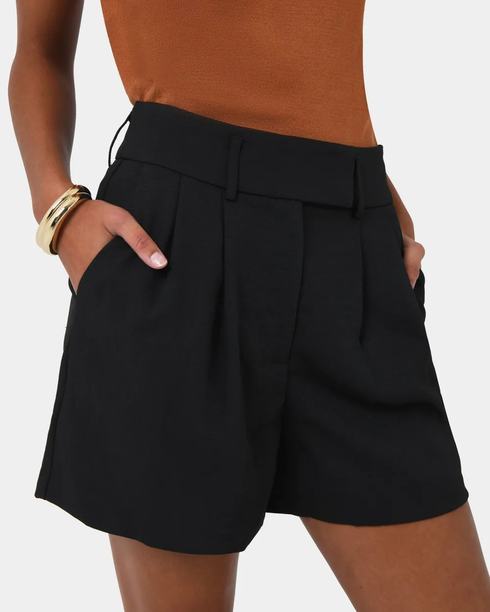 Mid-rise Waist Pleat Front Short