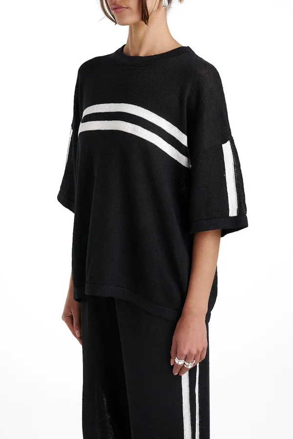 Simple Black With Cream Stripe Short-Sleeved Tees