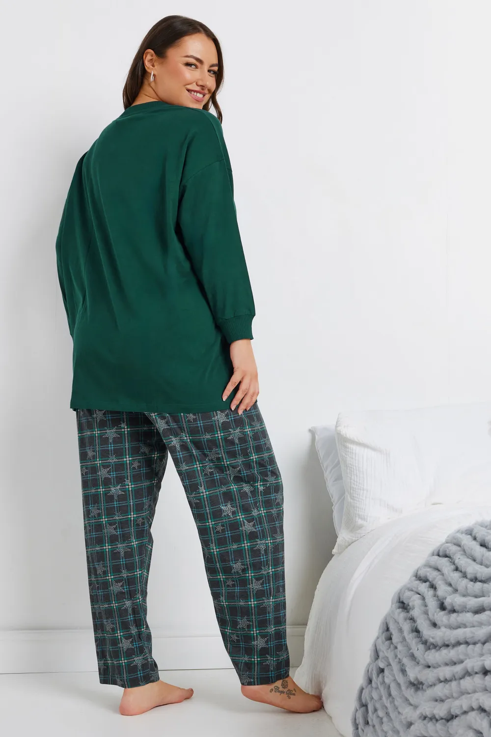 YOURS Curve Green Star Print Wide Leg Pyjama Set
