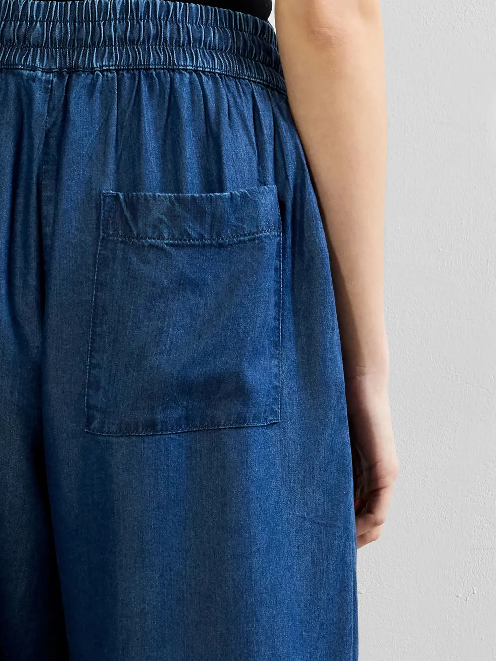 Casual And Versatile Elastic Waist Trousers