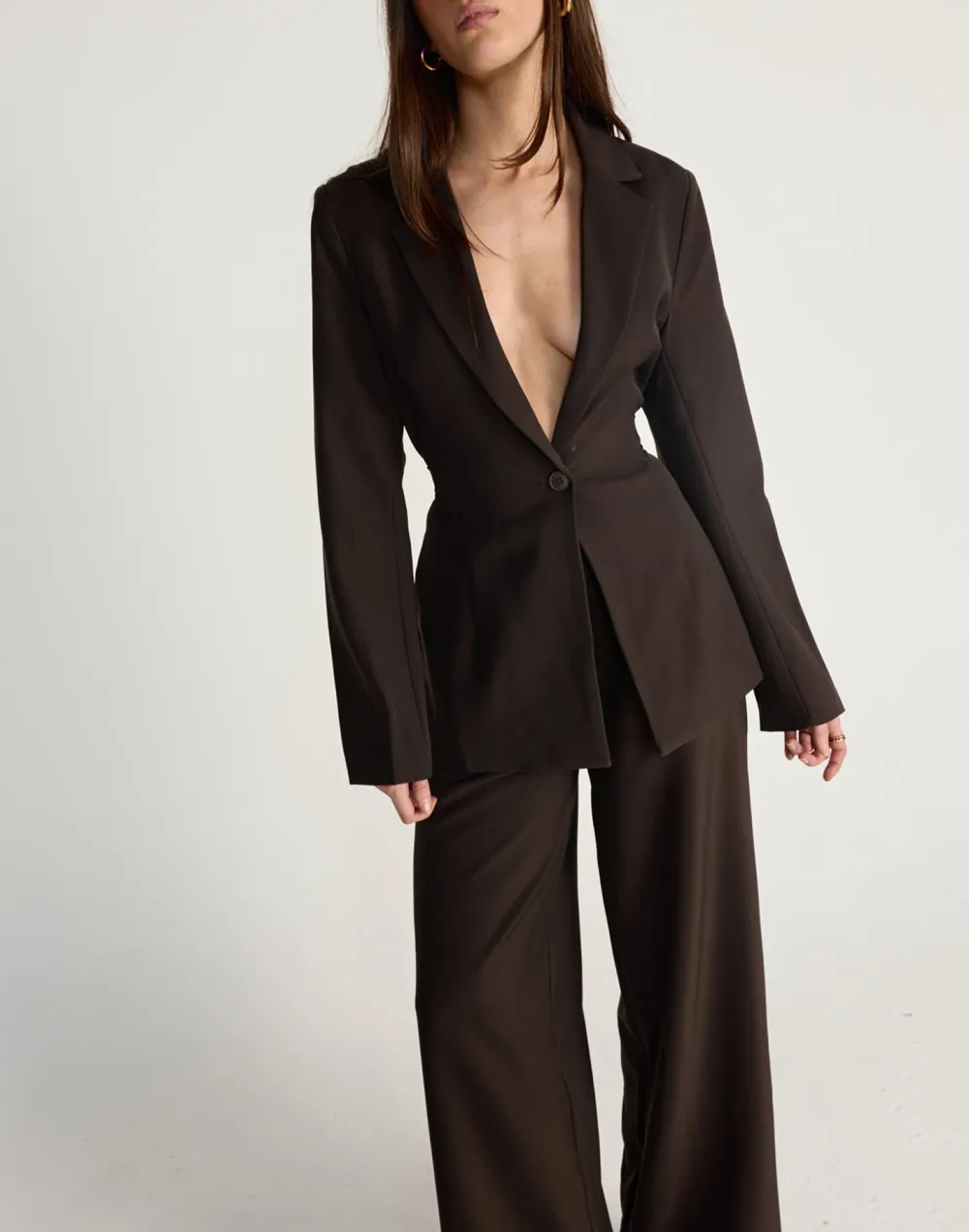 Crisp And Stylish Waisted V-Neck Suit Jacket