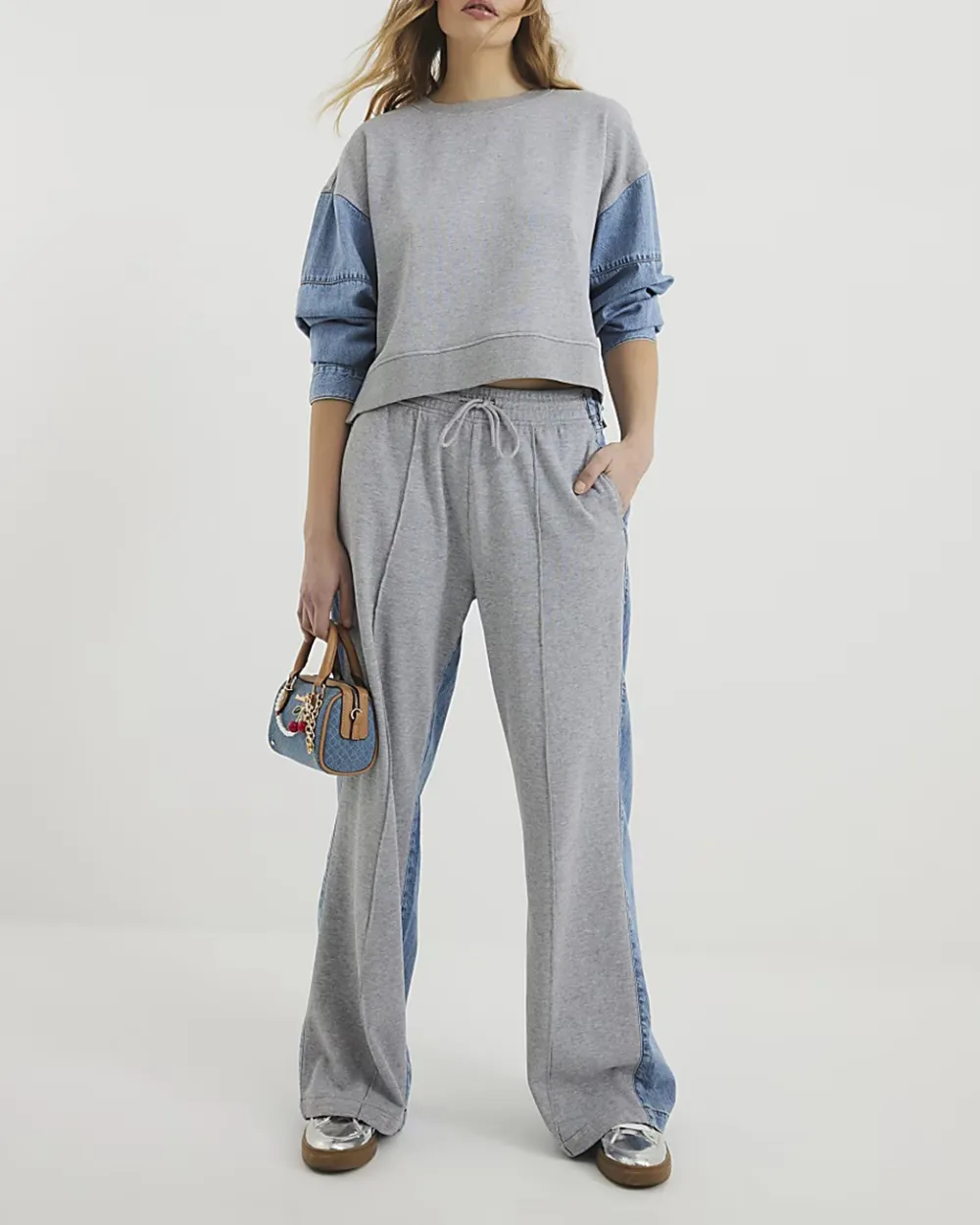 Designer Sleeve Round Neck Women's Sweatshirts