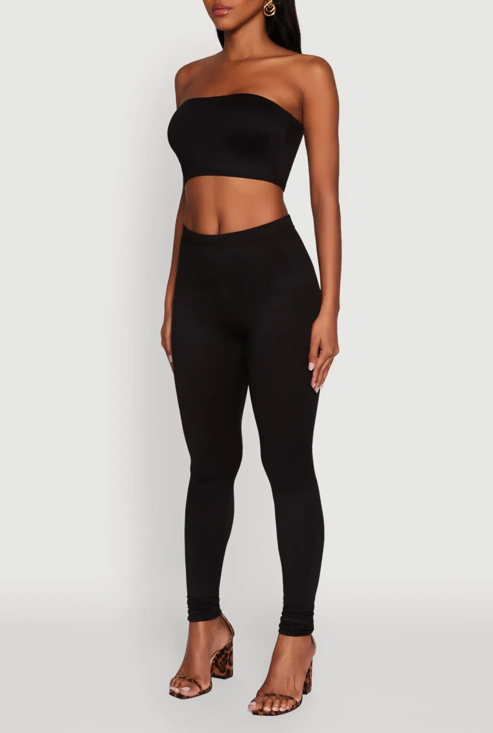 Strapless And Navel Exposed Top