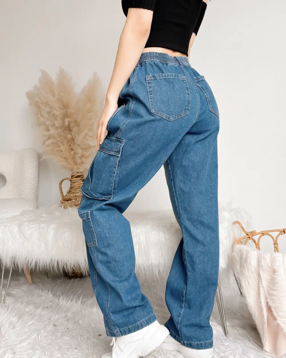 DELILAH HIGH WAISTED CARGO JEANS (MEDIUM WASH)