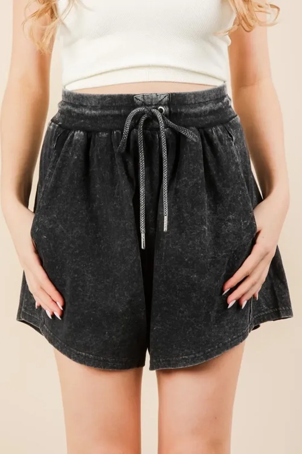 Antiquing Retro Loose Black Shorts