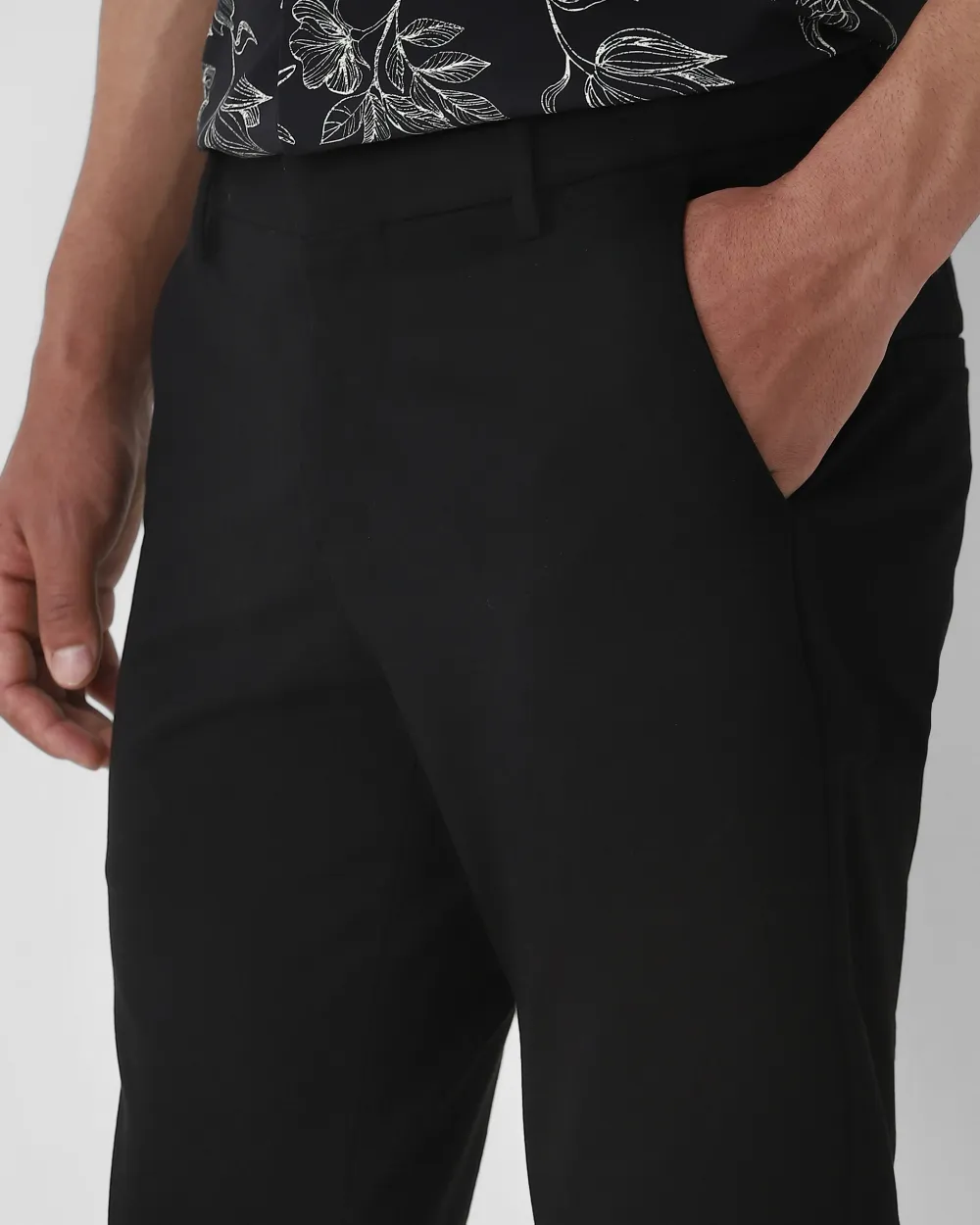 Classic Daily Slim-Fit Straight-Leg Black Trousers