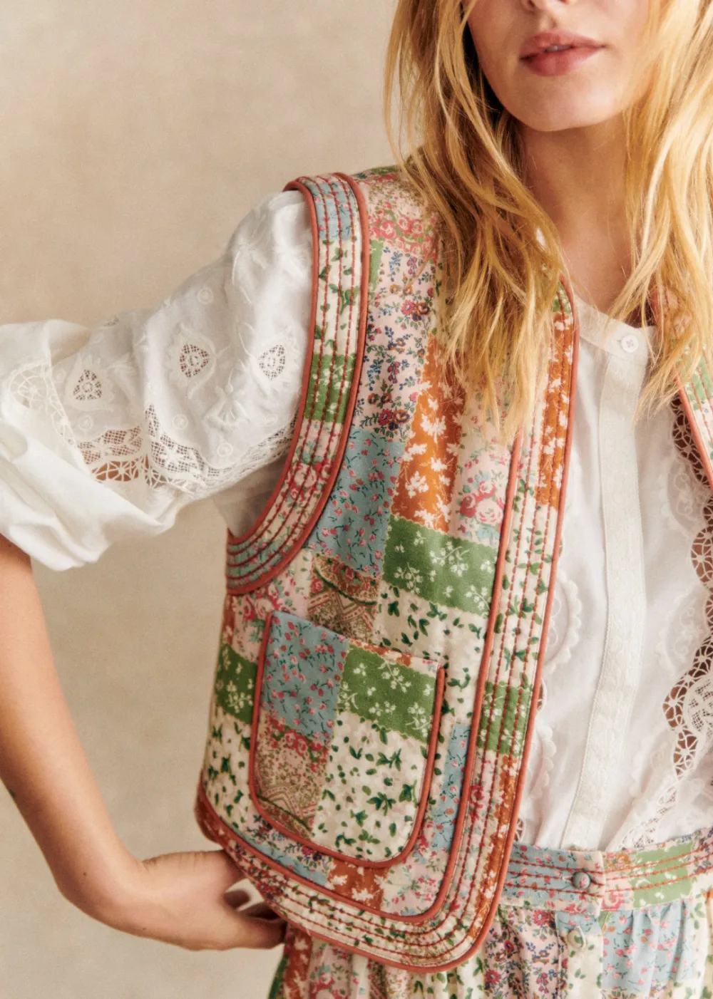 Cropped Sleeveless Printed Quilted Jacket