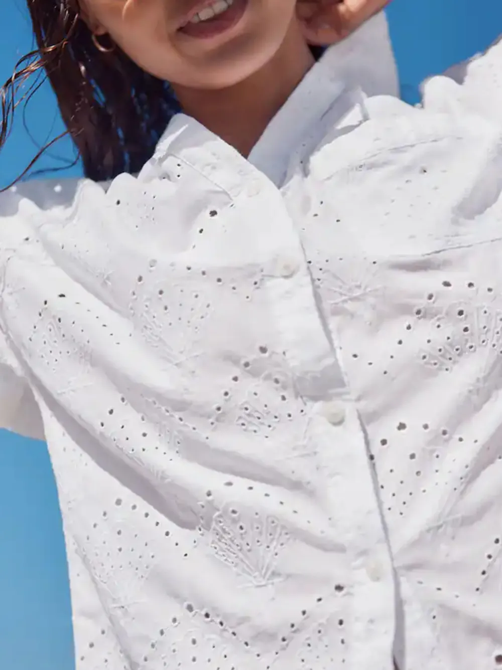 Short-Sleeved Embroidered Shell Shirt