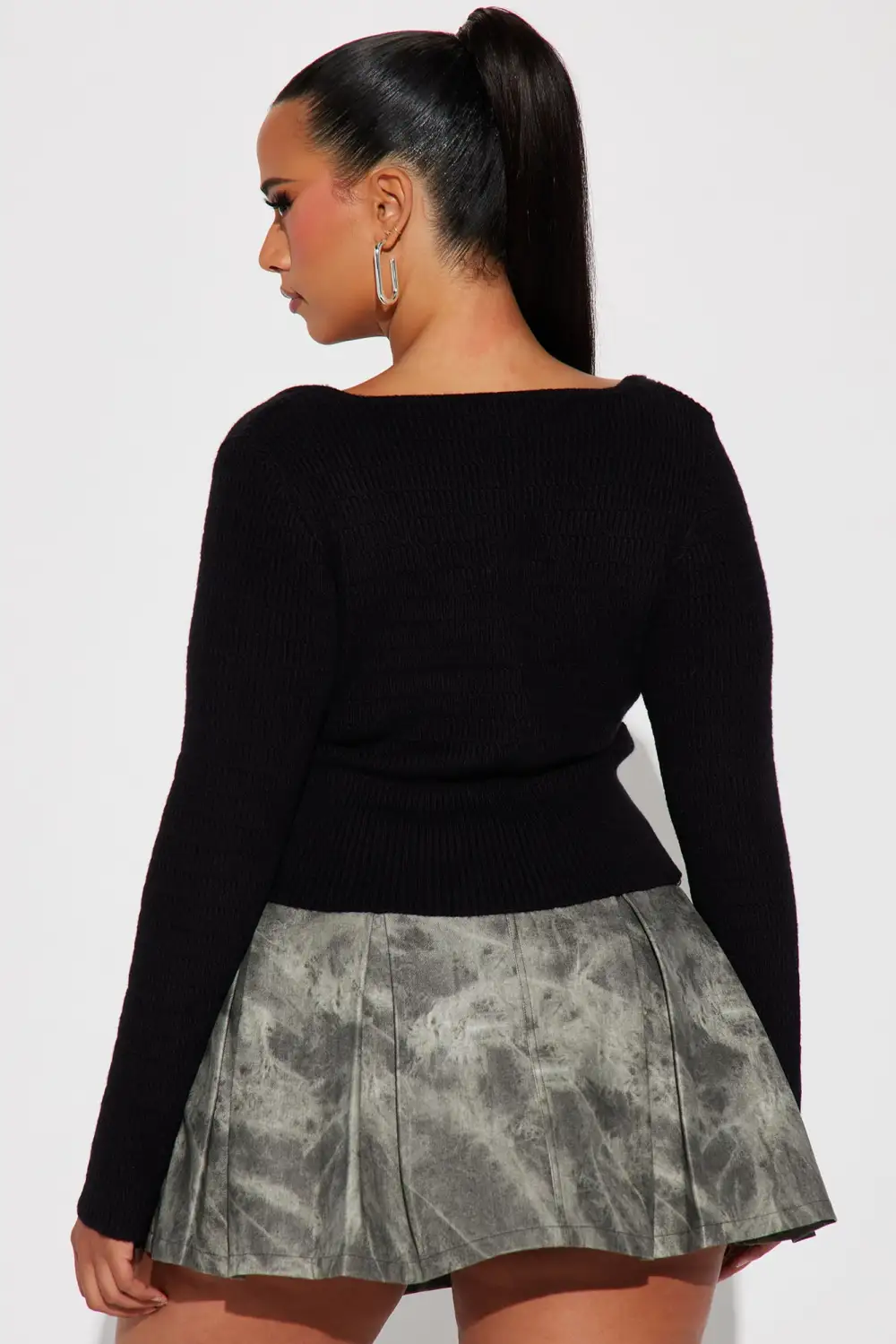 Keep Away Sweater - Black