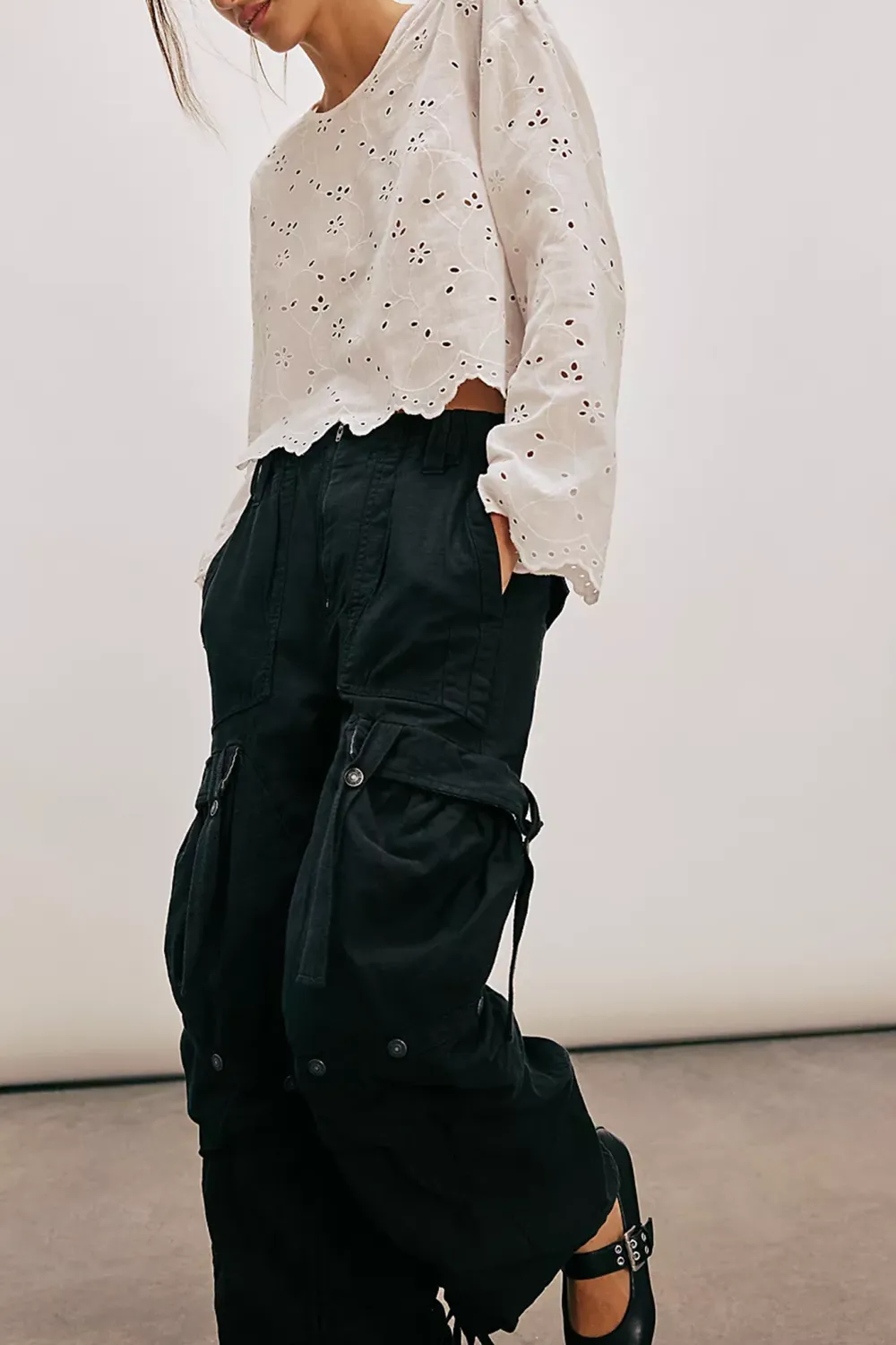Cargo Pocket Wide Leg Pants