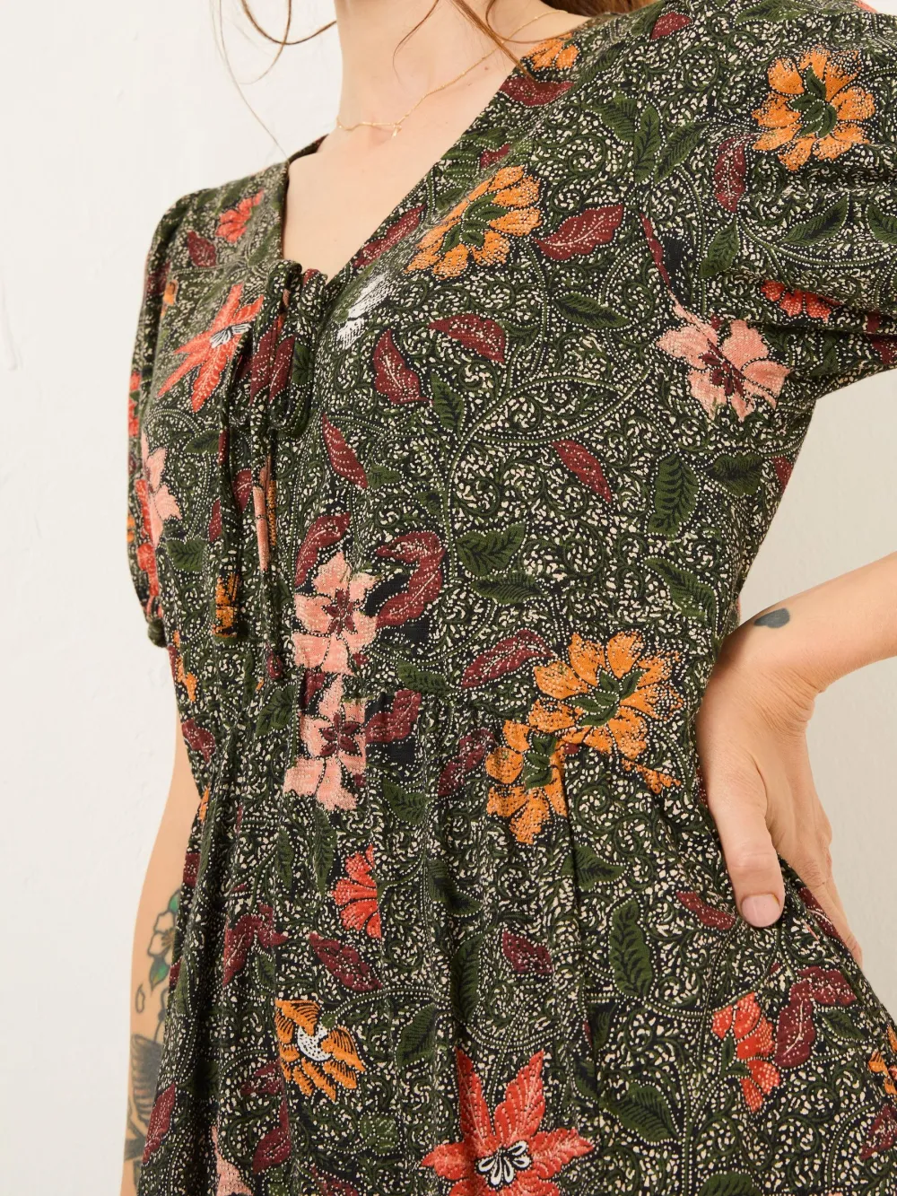 Nell Black Floral Short Sleeve V-Neck Midi Dress