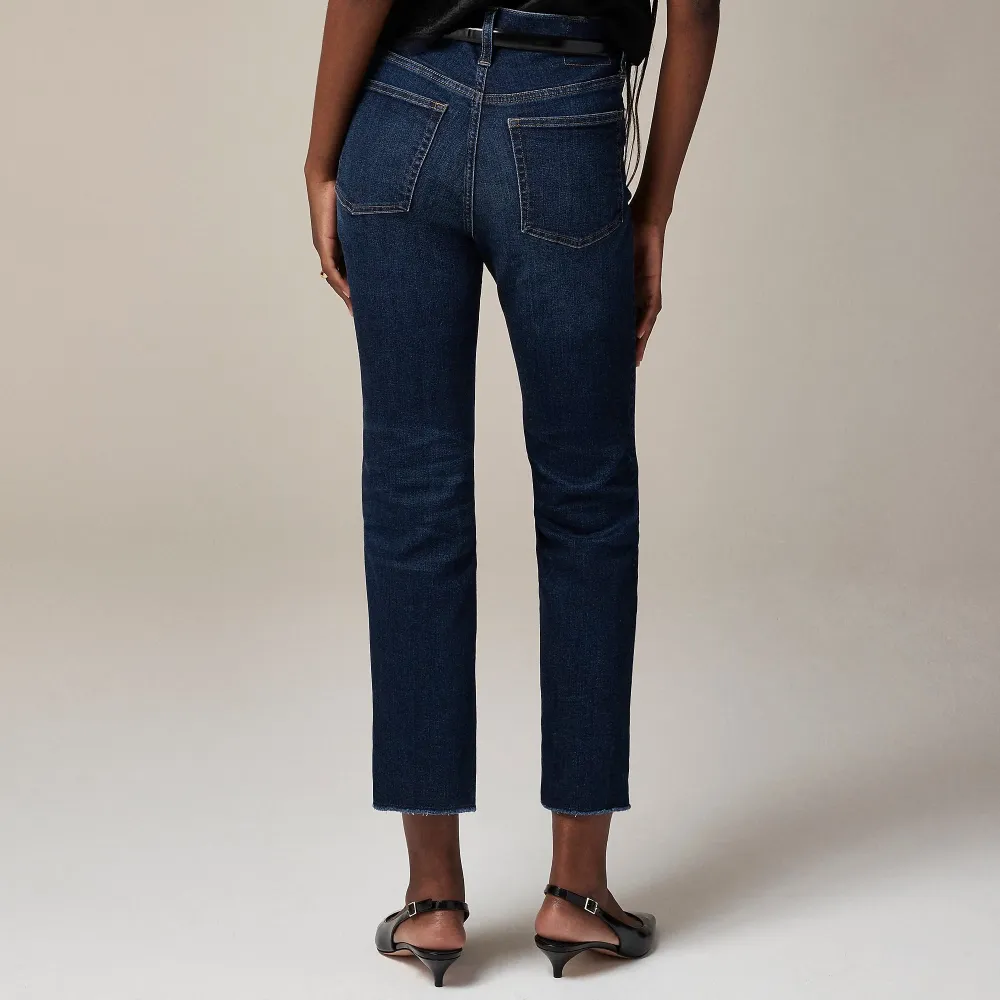 Mid-Rise Stretch Cropped Kickout Jeans