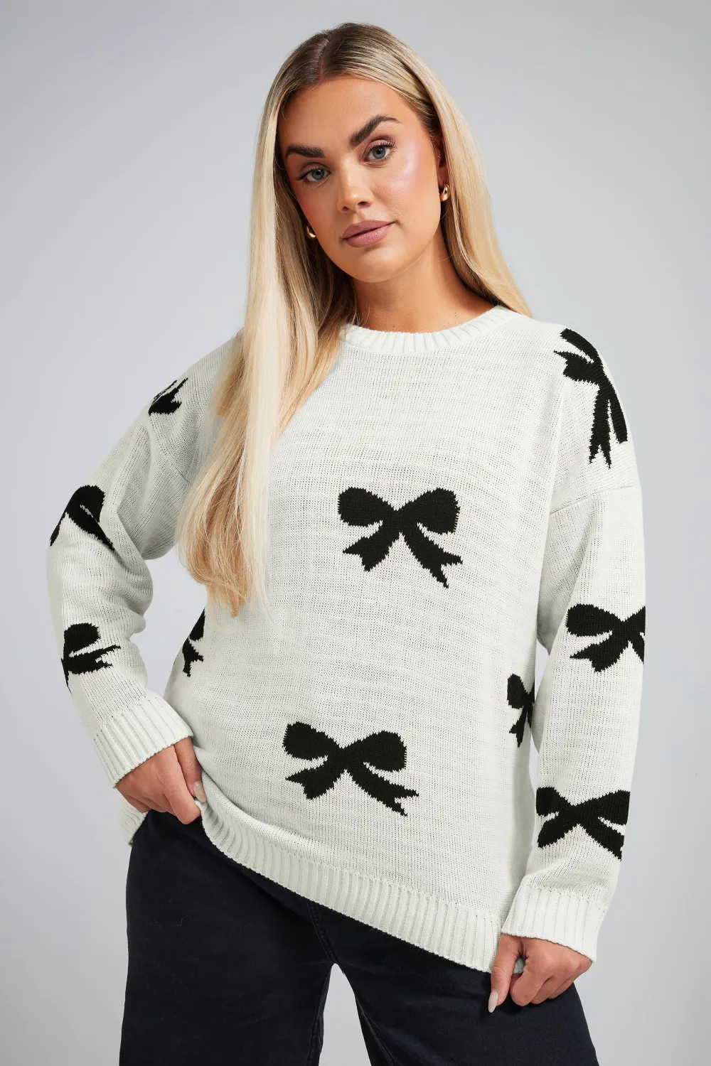 LIMITED COLLECTION Curve White Bow Knitted Jumper