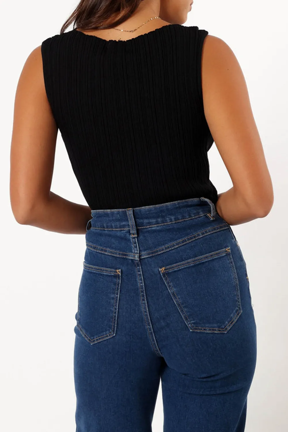 BLACK AND WHITE KNITTED VEST