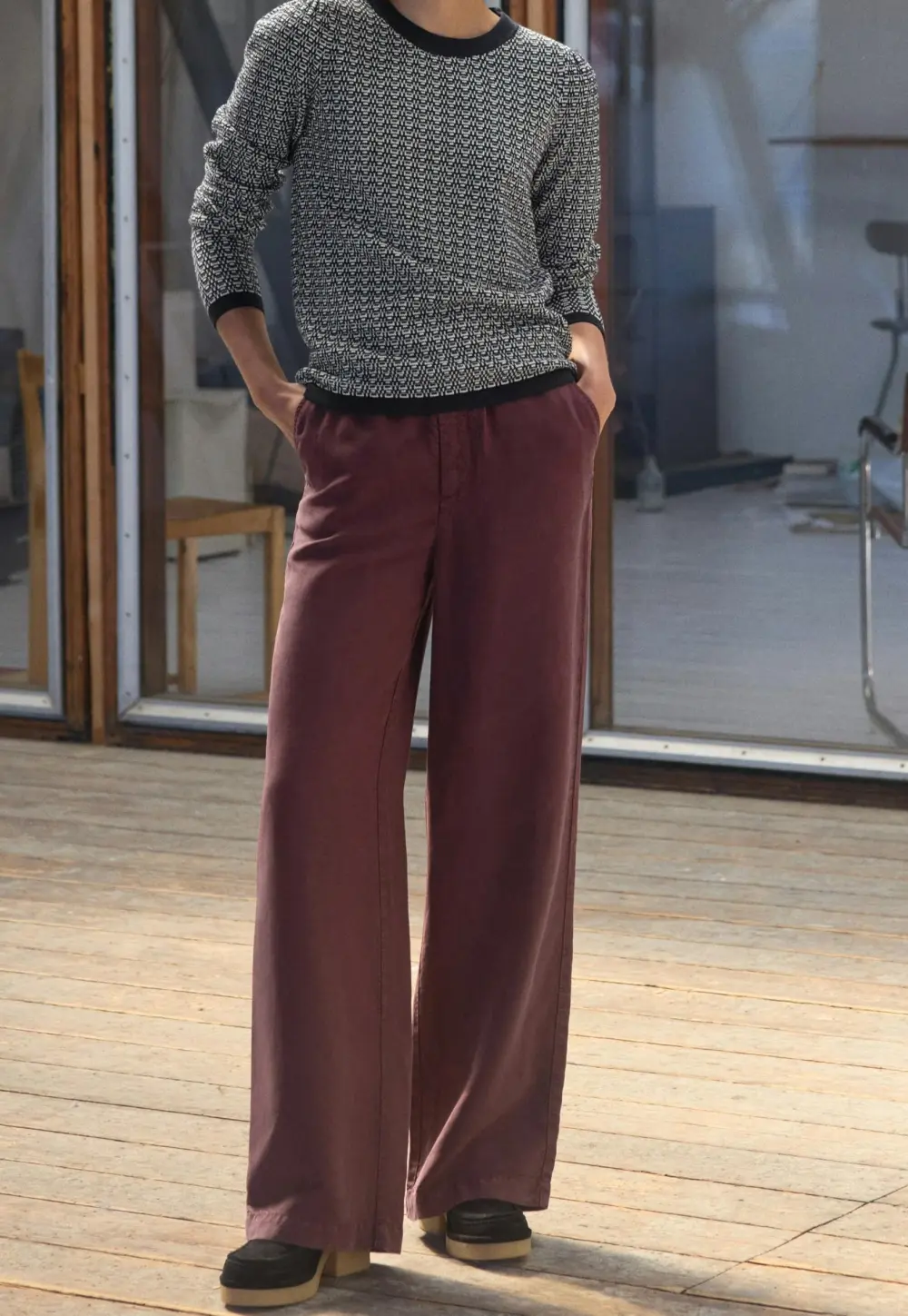 Wide-leg trousers
Lyocell & linen