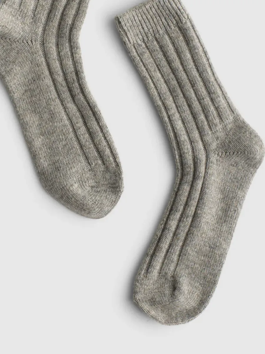 Classic Ribbed Crew Socks