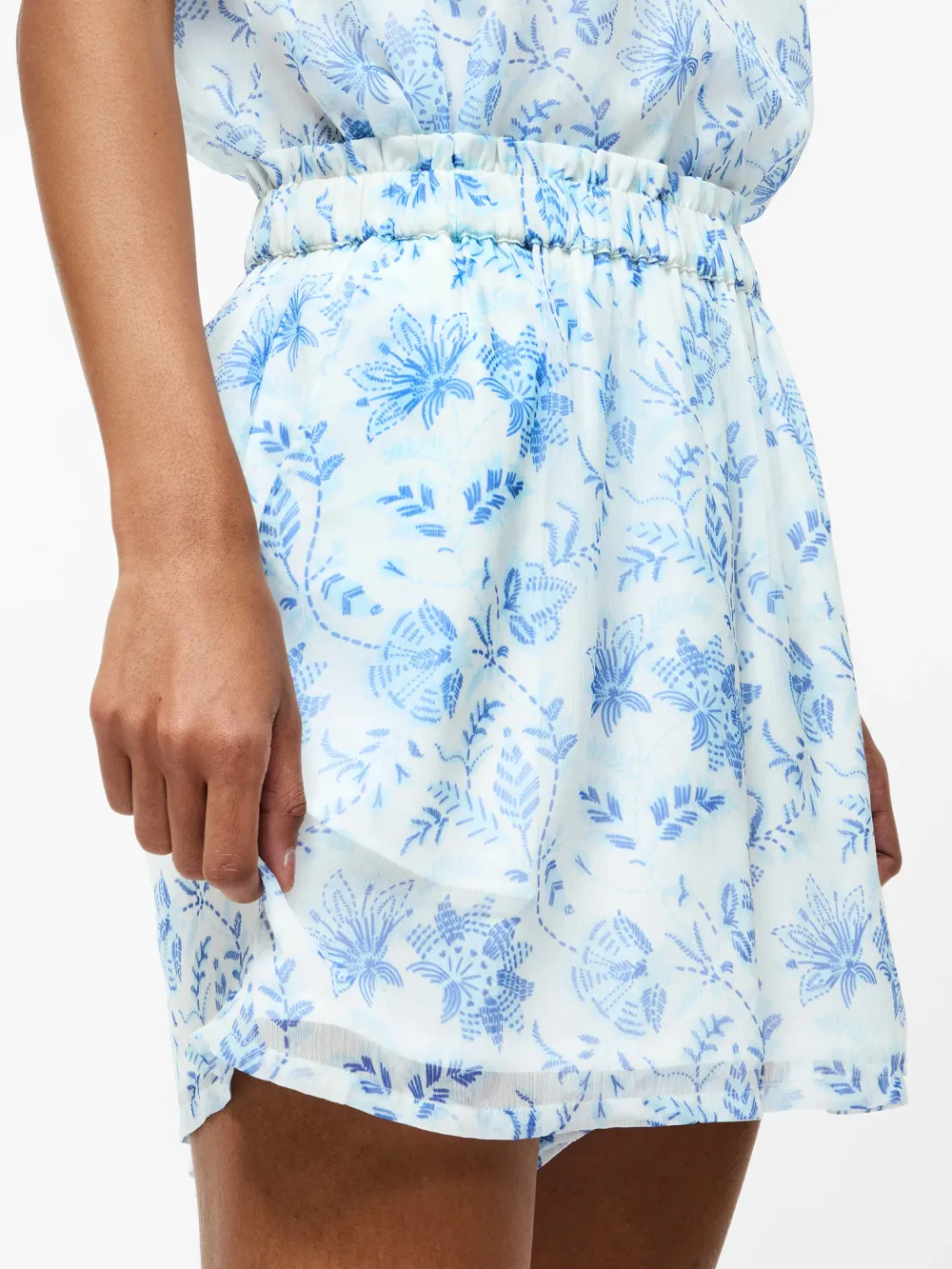 Lightweight Elastic Waist Printed Shorts