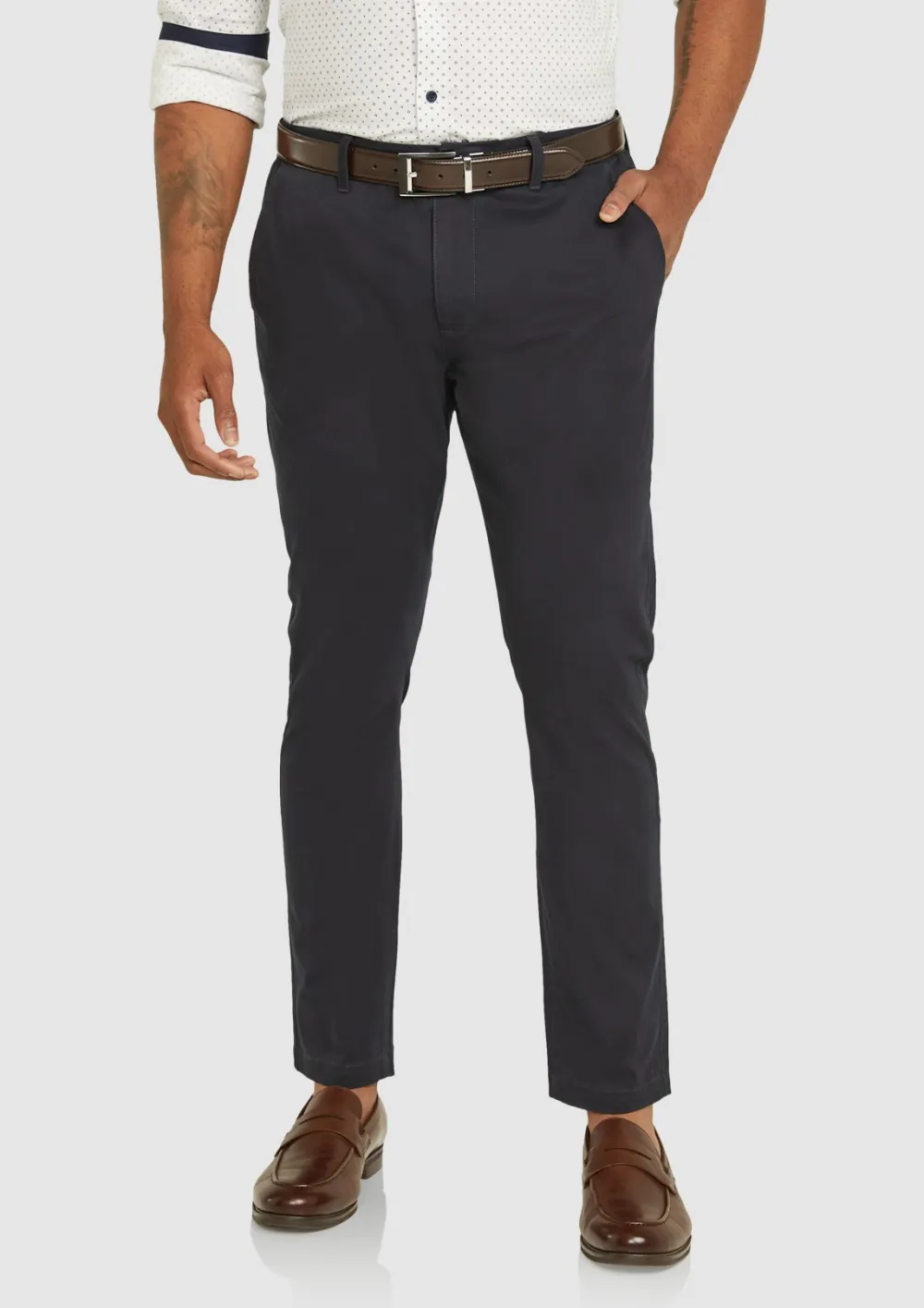 BLACK RELAXED TAPERED CHINO