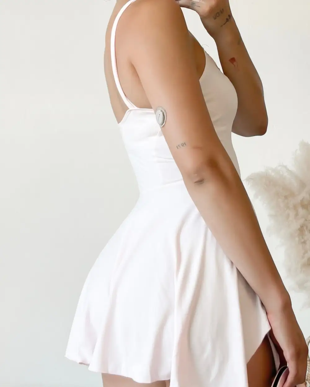 GISELLE KEYHOLE DRESS