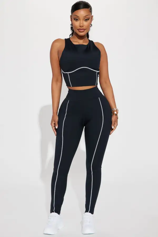 Results Elevate Sports Bra - Black