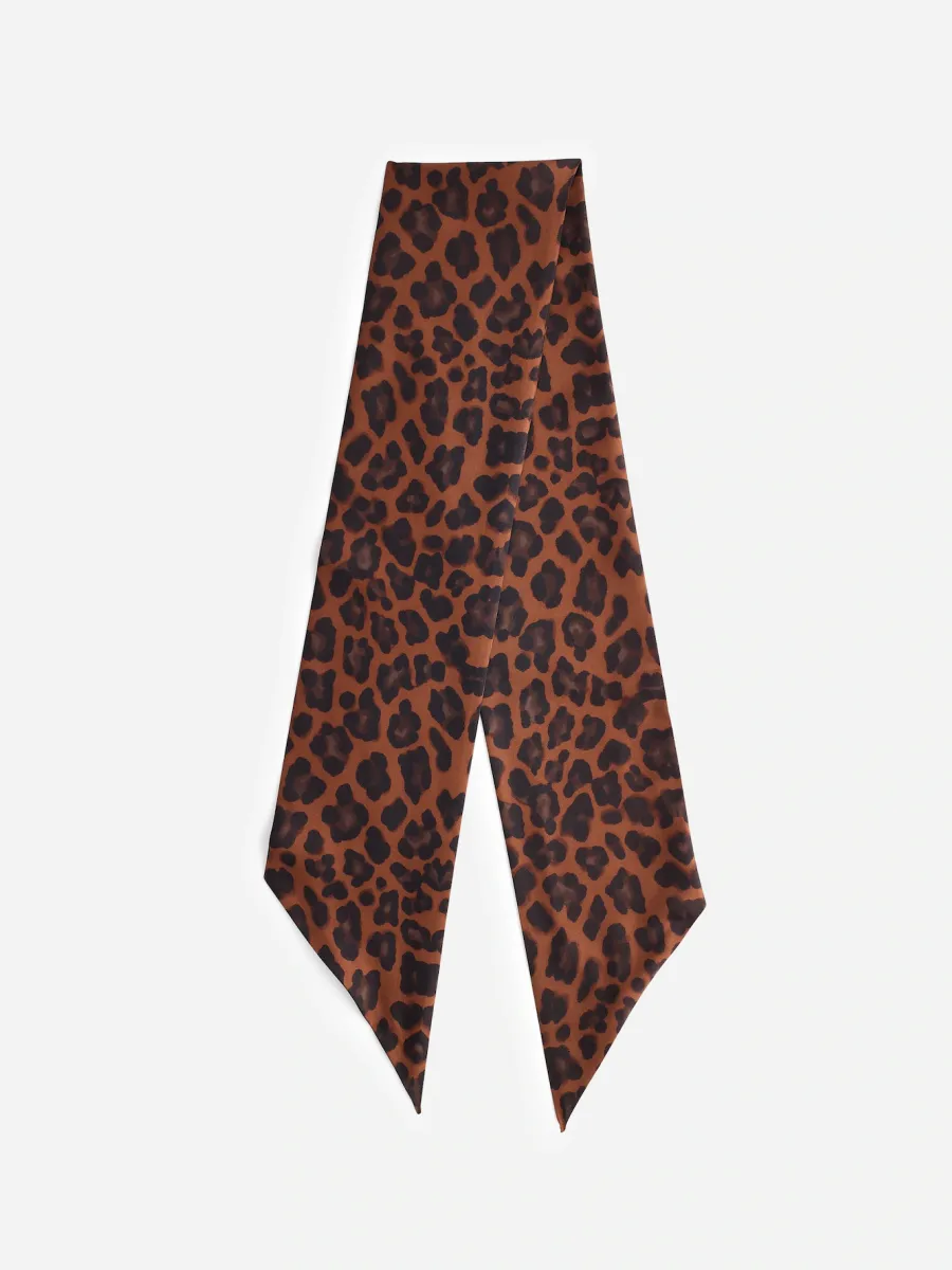 Chic Leopard Pattern Scarf