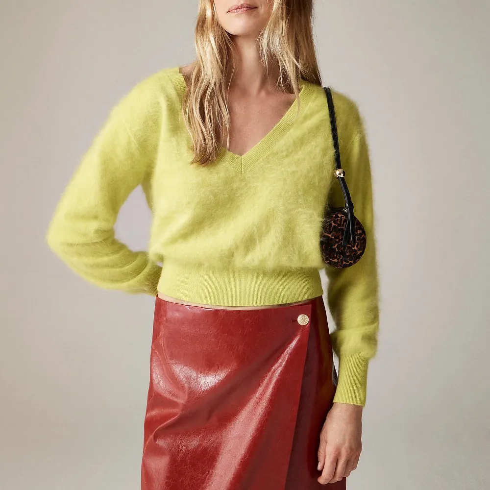 Brushed Cashmere Cropped V-Neck Sweaters