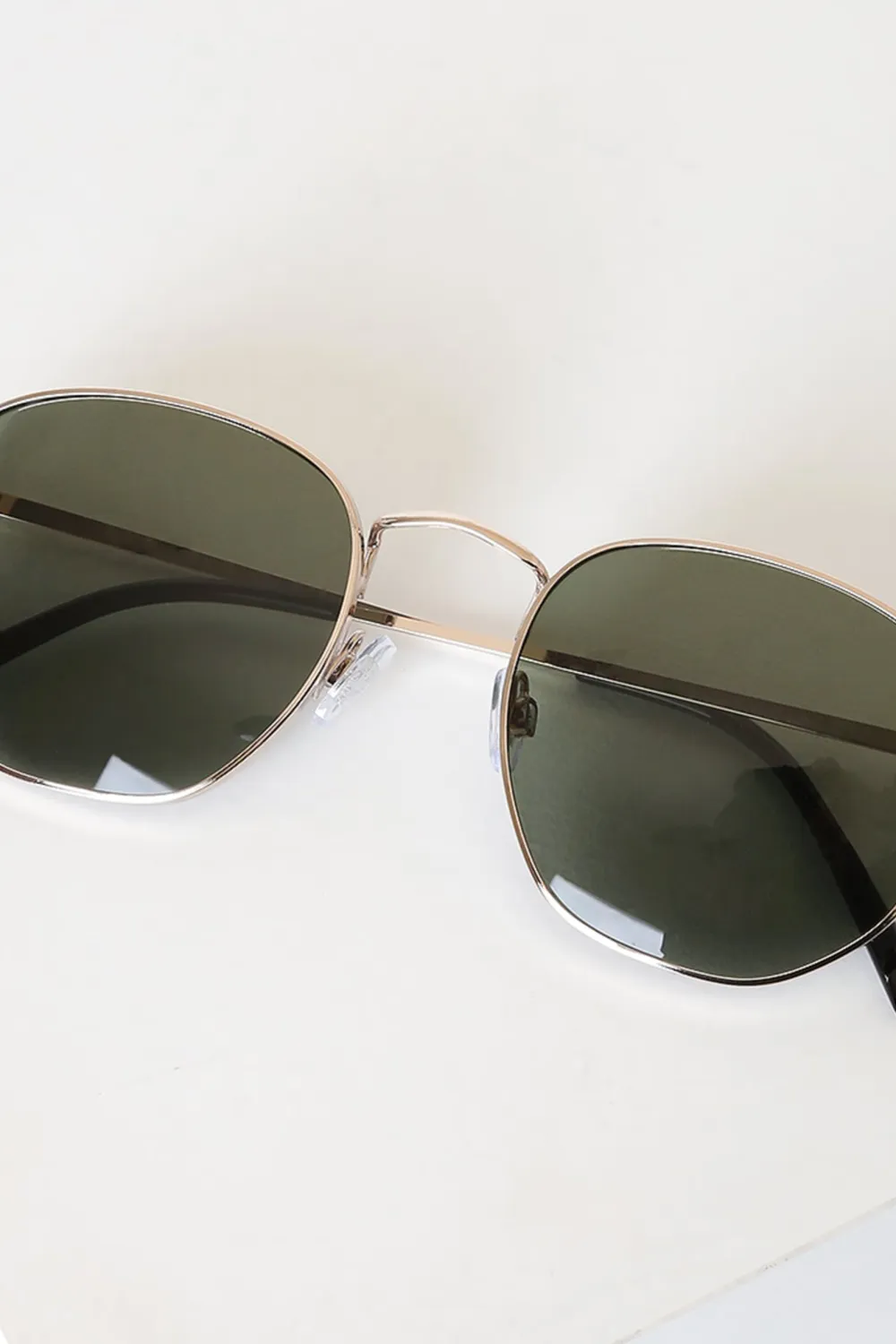 Fashionable And Versatile Golden Hexagonal Sunglasses