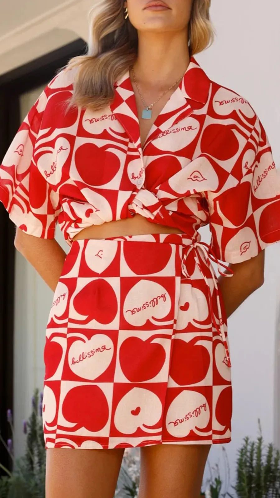 Red And White Lapel Shirt