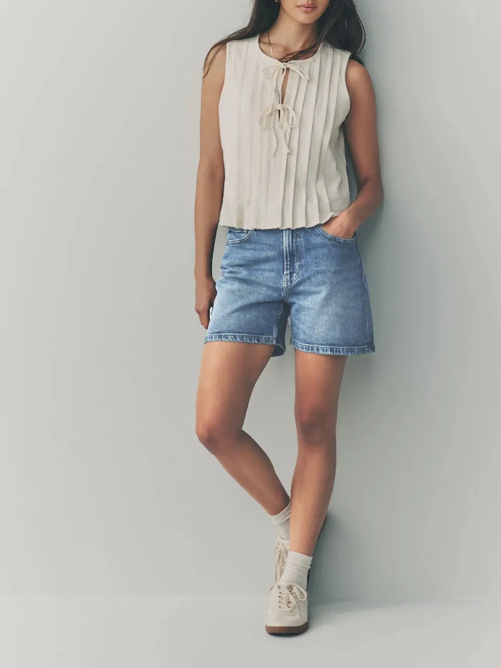 Classic Retro Slim-Fit Denim Shorts